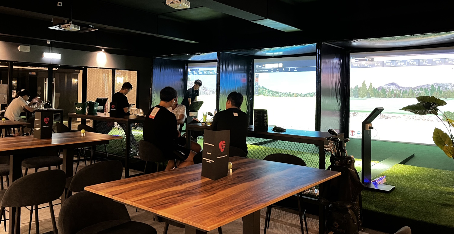 Mobile :: Subpage Masthead :: Indoor Golf Bar